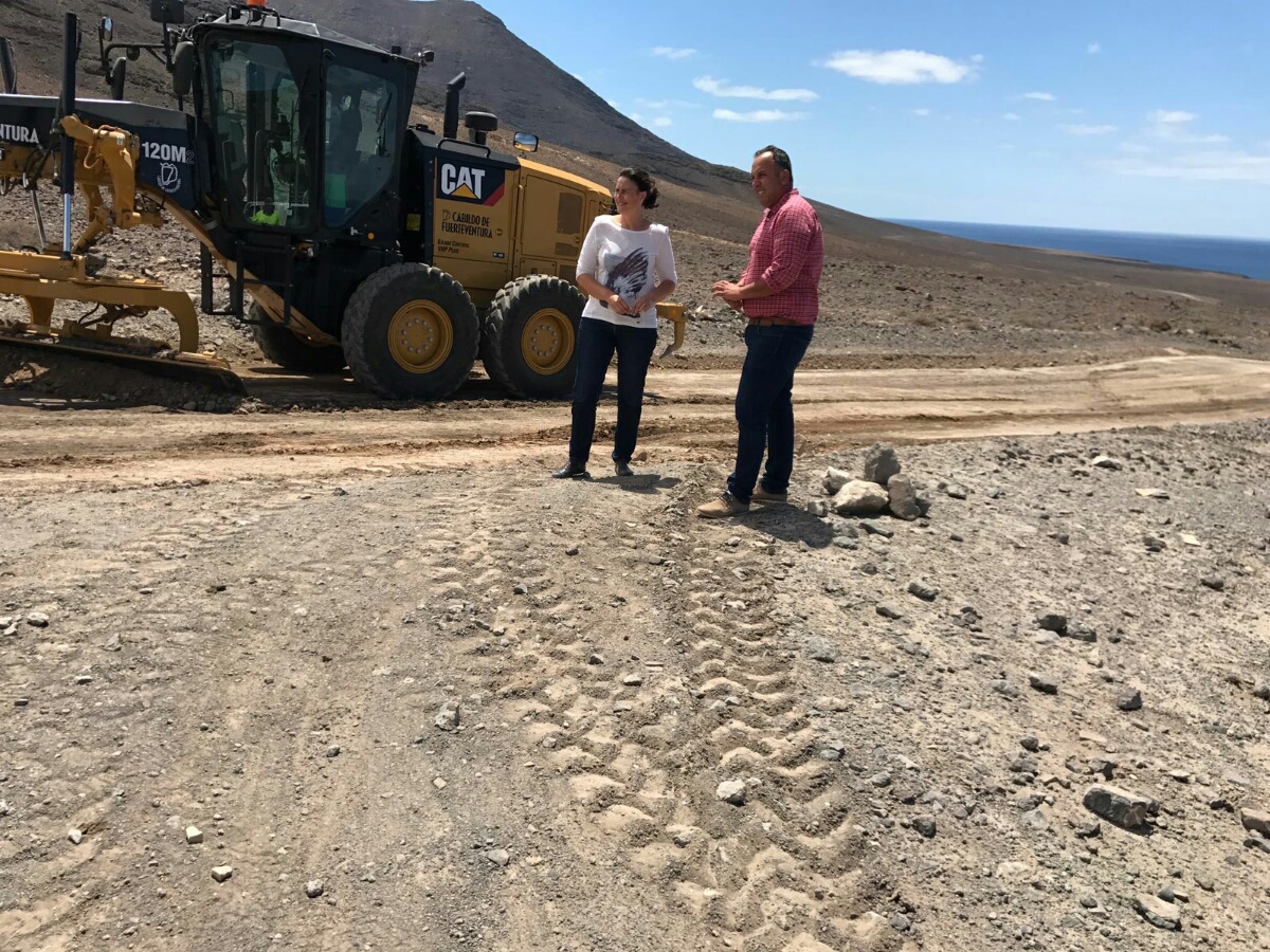 Obras en el camino que une Morro Jable con Punta Jandía en Fuerteventura
