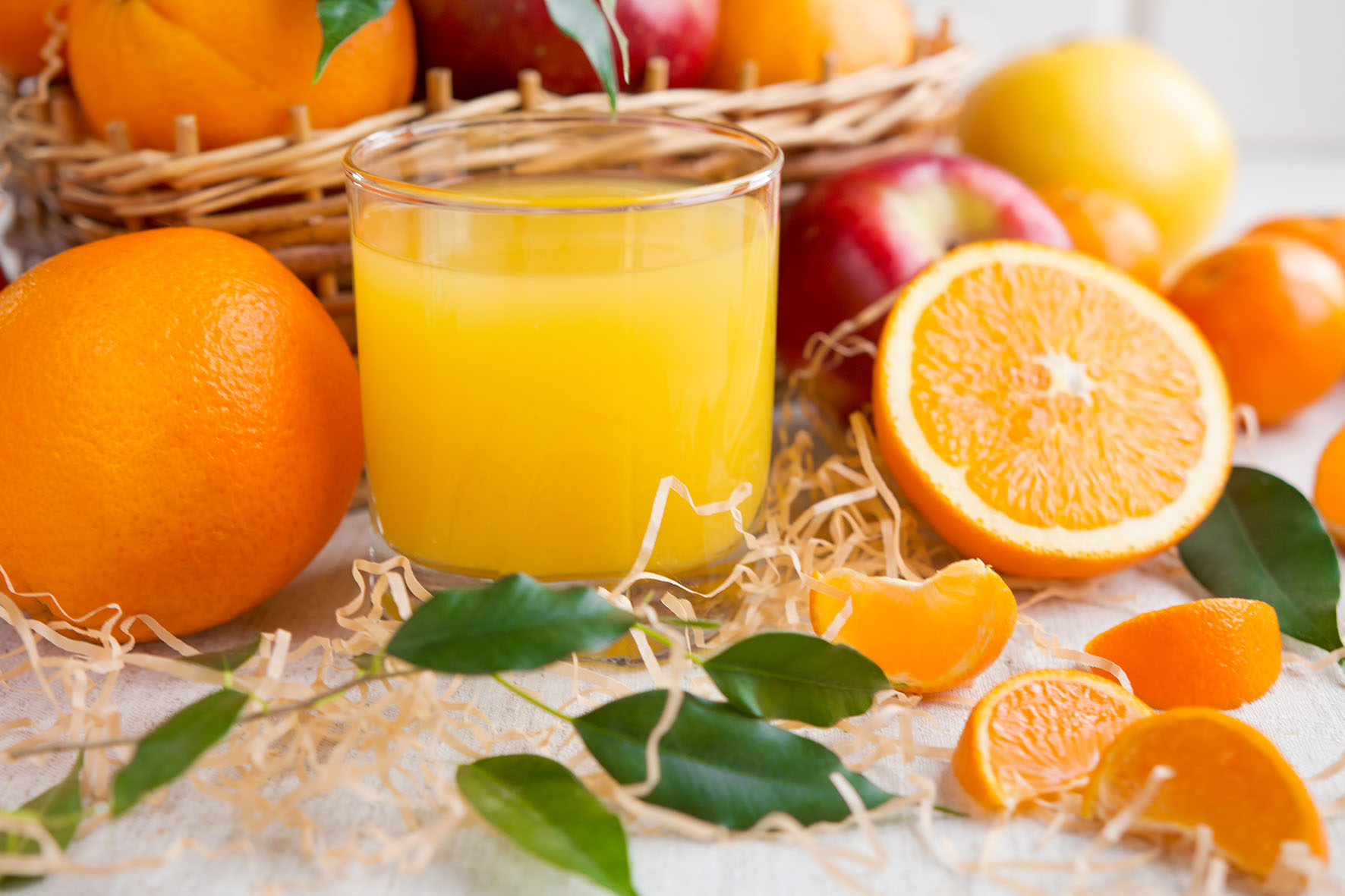 Vaso con zumo de naranja
