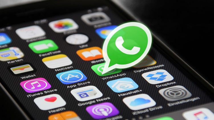 Teléfono con logo de Whatsapp