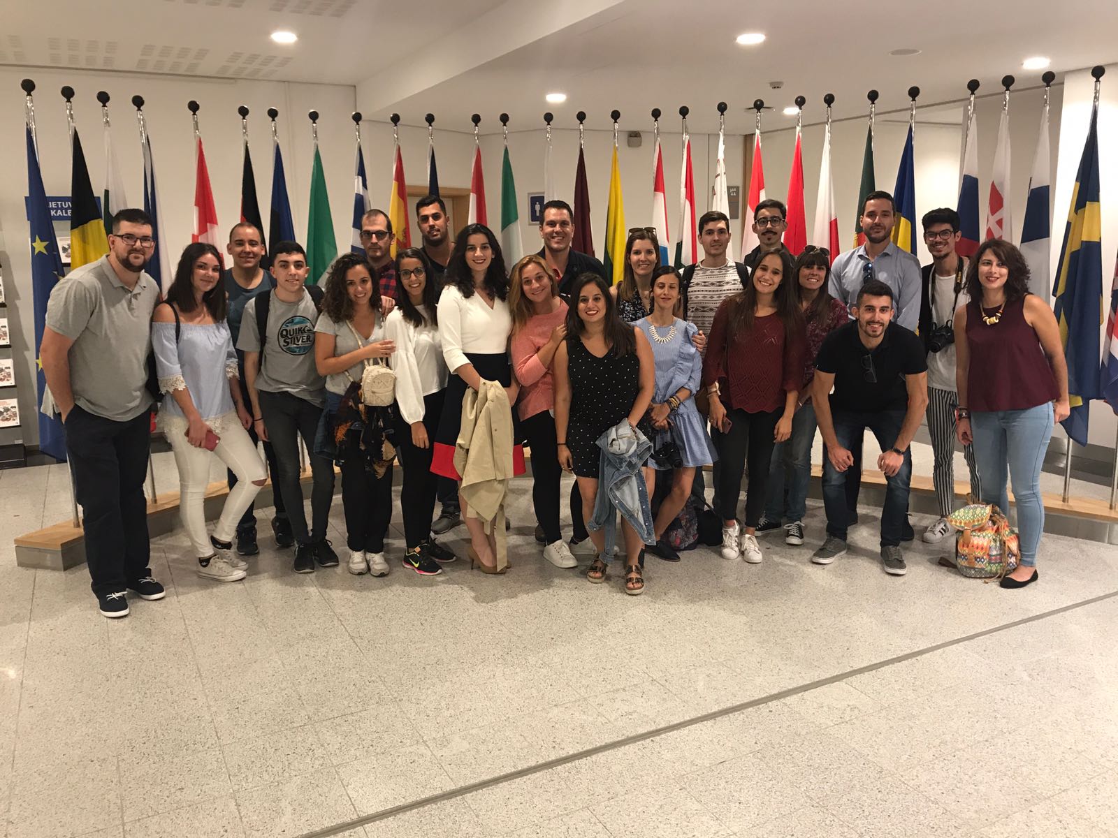 Jóvenes de la Asociación Mahay en el Parlamento Europeo