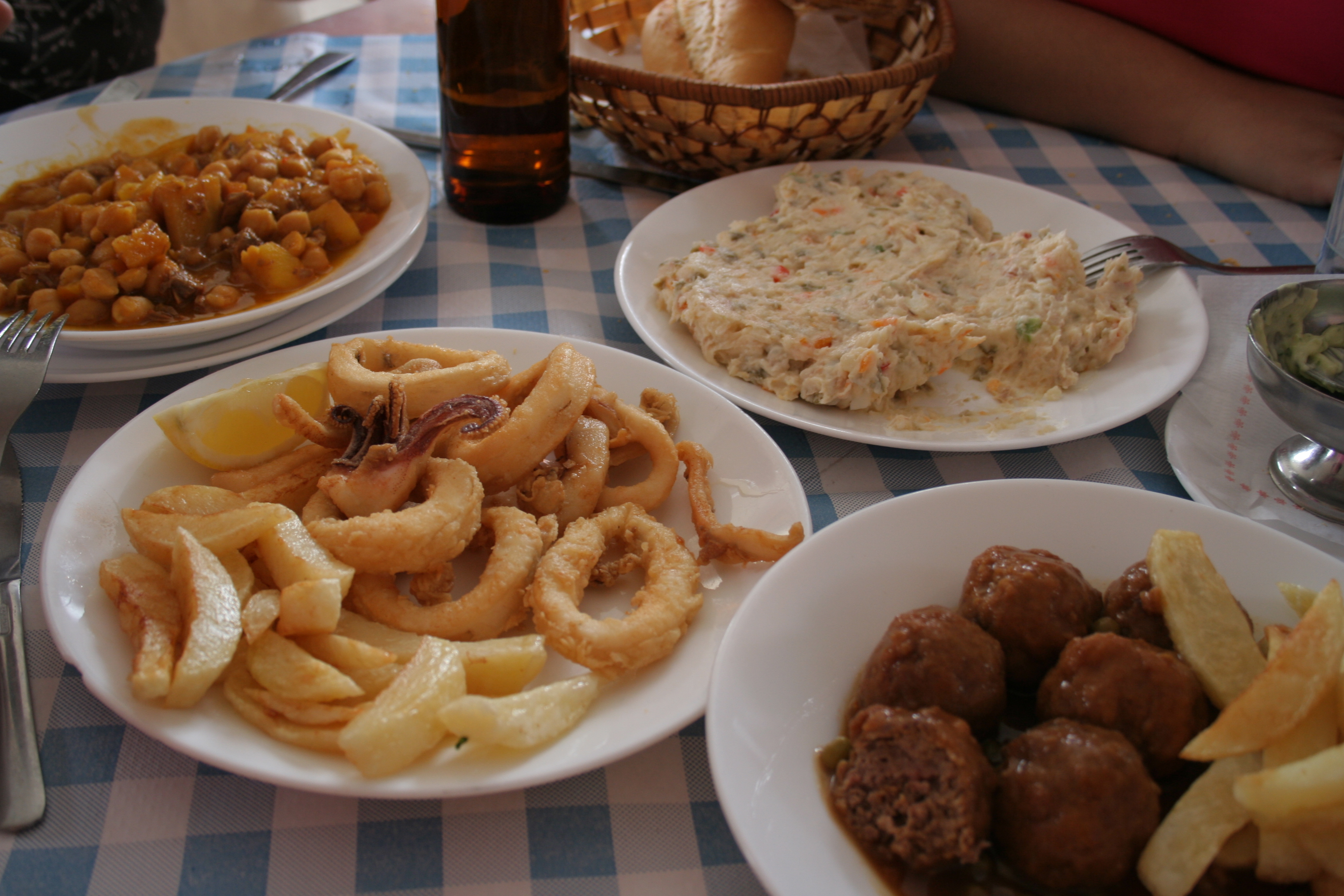 Platos de comida canaria