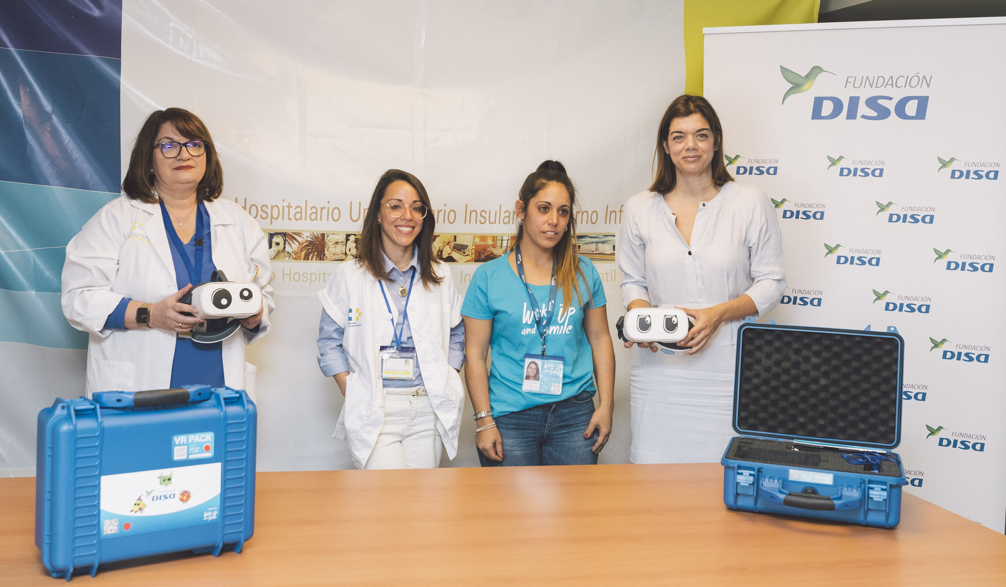La Fundación DISA dota al Hospital Materno Infantil con gafas de realidad virtual