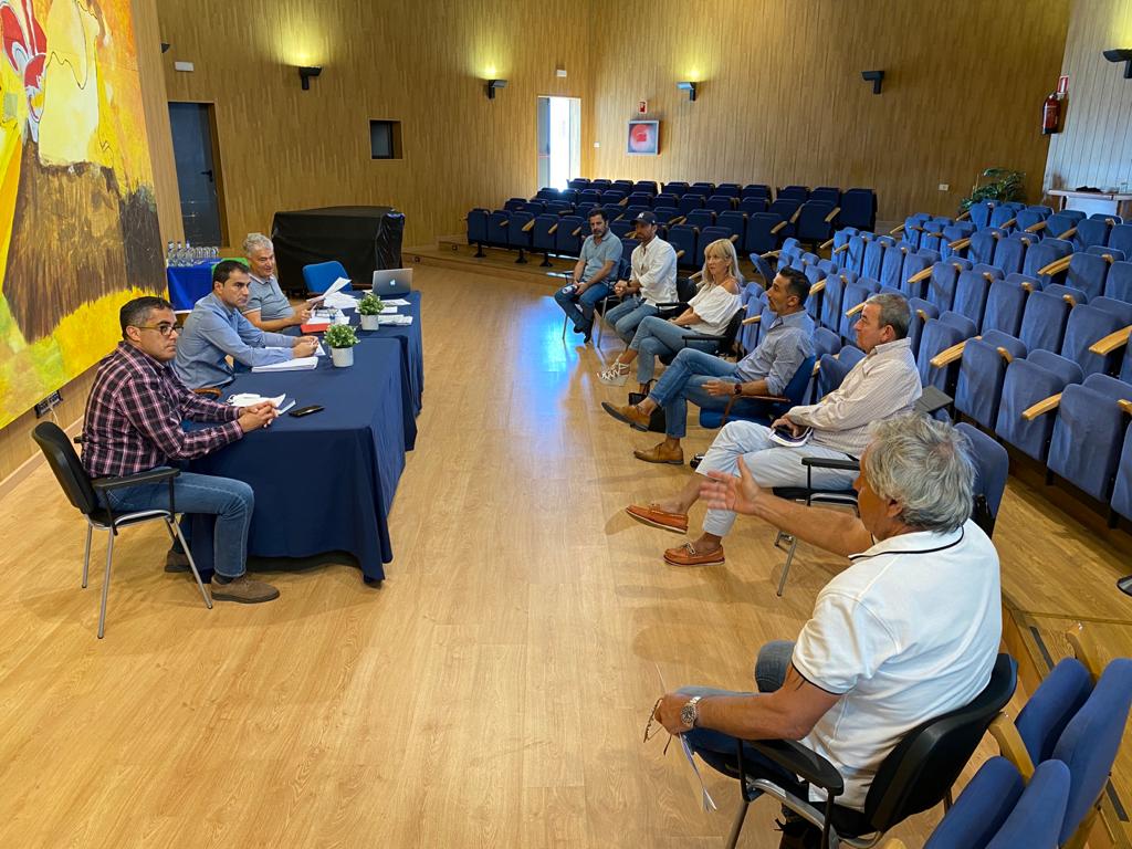 El Ayuntamiento de Tías se reúne con los empresarios de la restauración