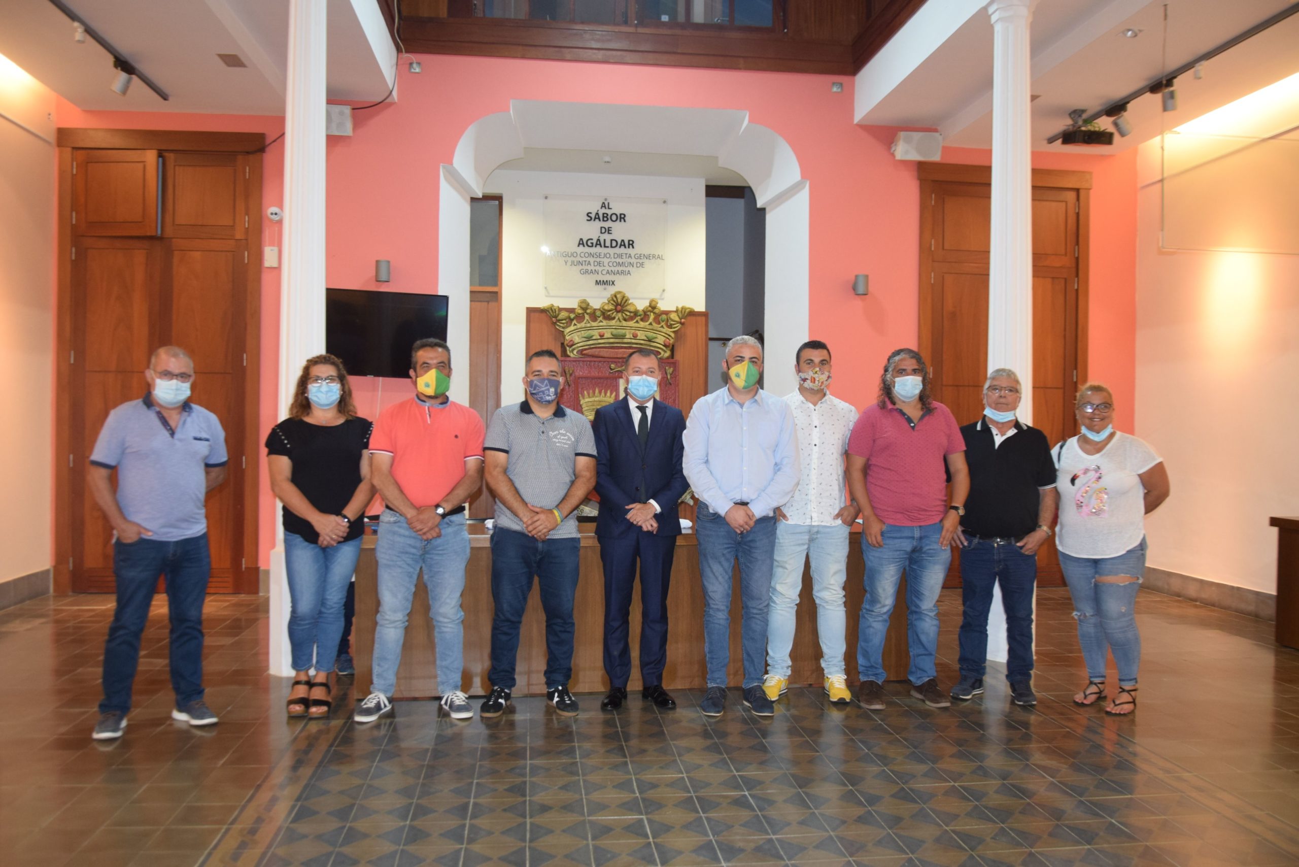 Teodoro Sosa recibe a la junta directiva del Club de Lucha Unión Gáldar. Gran Canaria