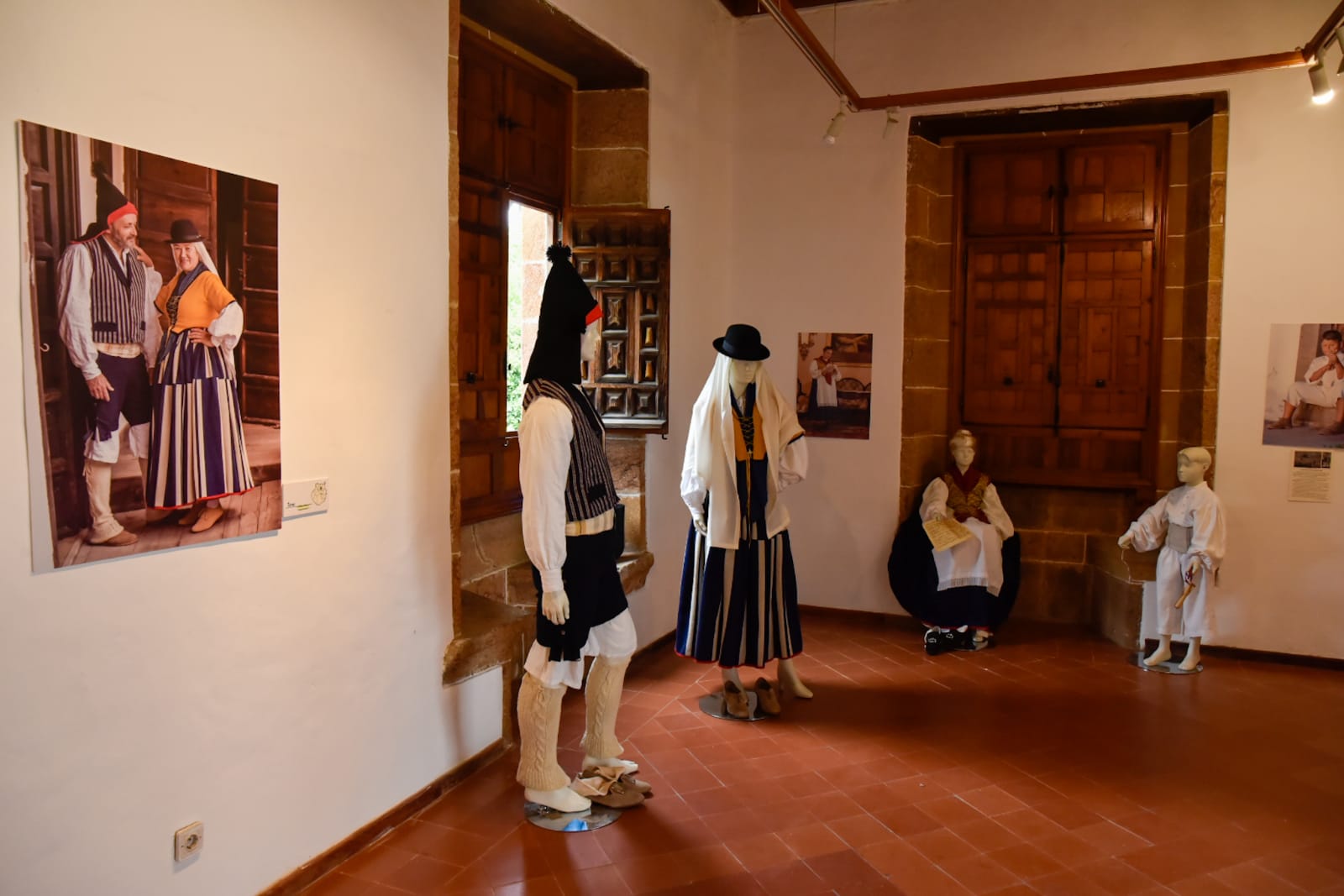 Exposición “Vestimenta tradicional de Gran Canaria a través de sus municipios" Teror. Gran Canaria