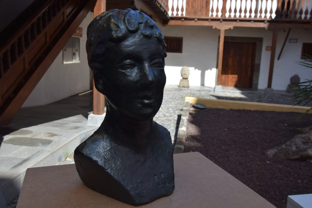 Gáldar recibe la donación de dos obras del escultor Juan Borges Linares