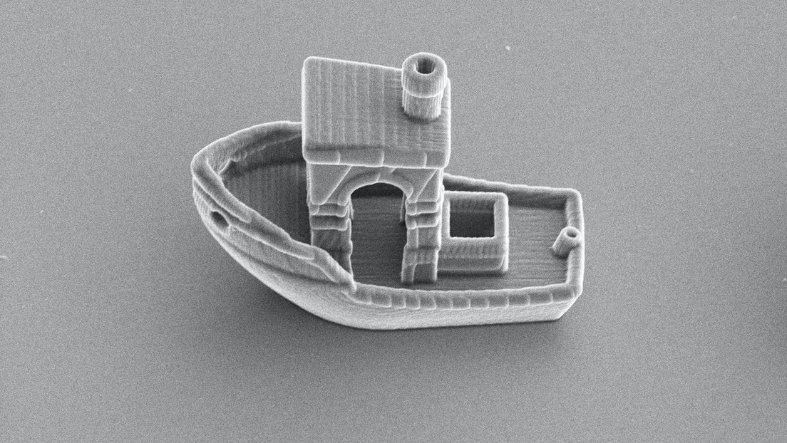 Un micronadador sintético en forma de barco