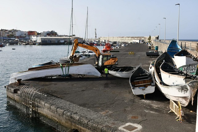 Pateras en el muelle de Arguineguín. Gran Canaria