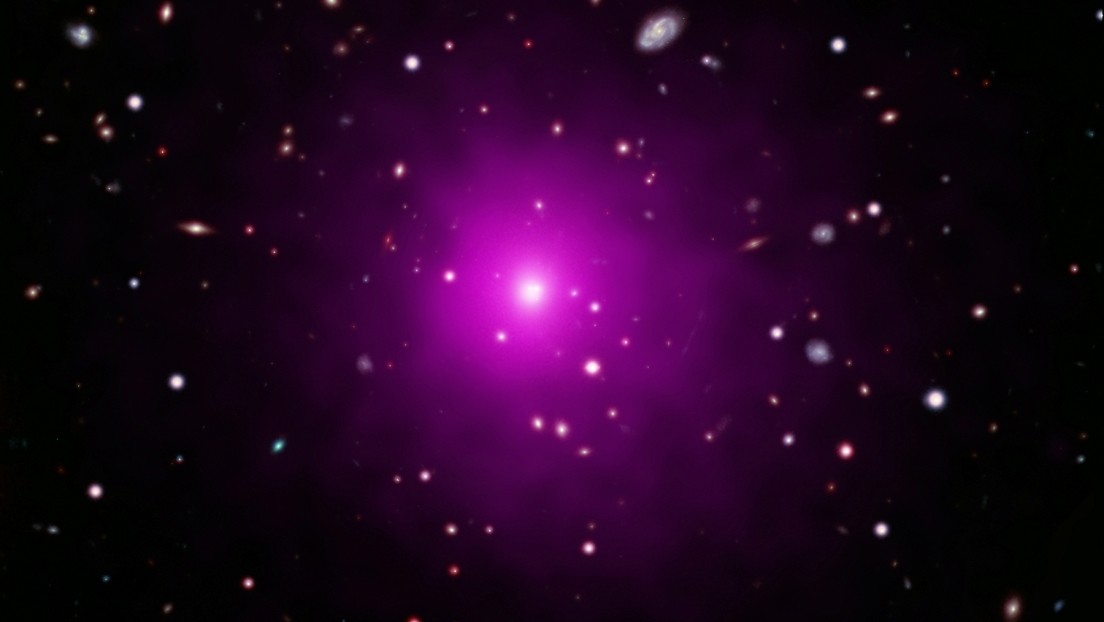 Imagen compuesta del cúmulo de galaxias Abell 2261/ NASA