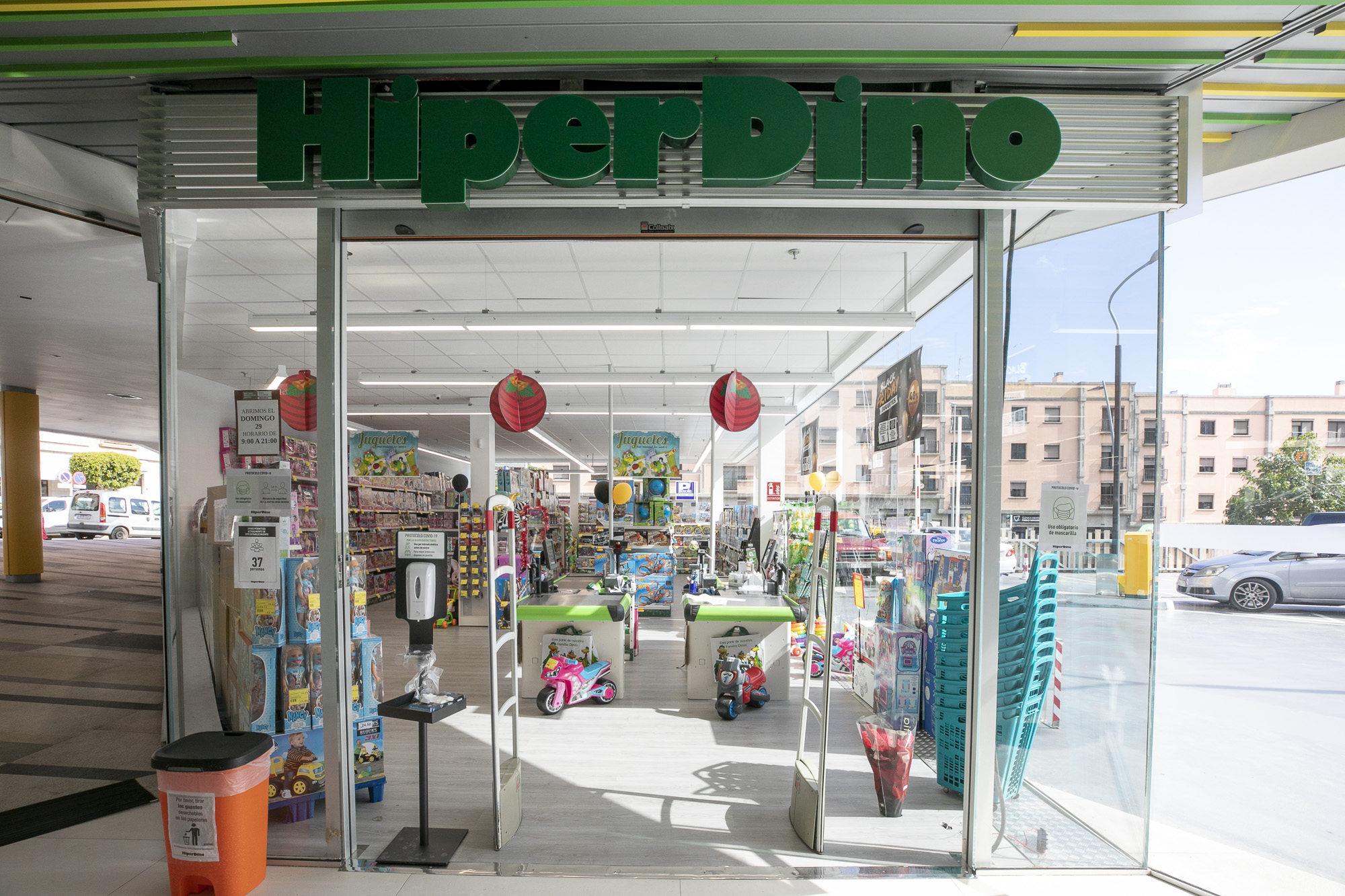 Intuición Árbol responsabilidad HiperDino amplía su oferta y estrena nuevos espacios dedicados a juguetes |  Canarias Noticias