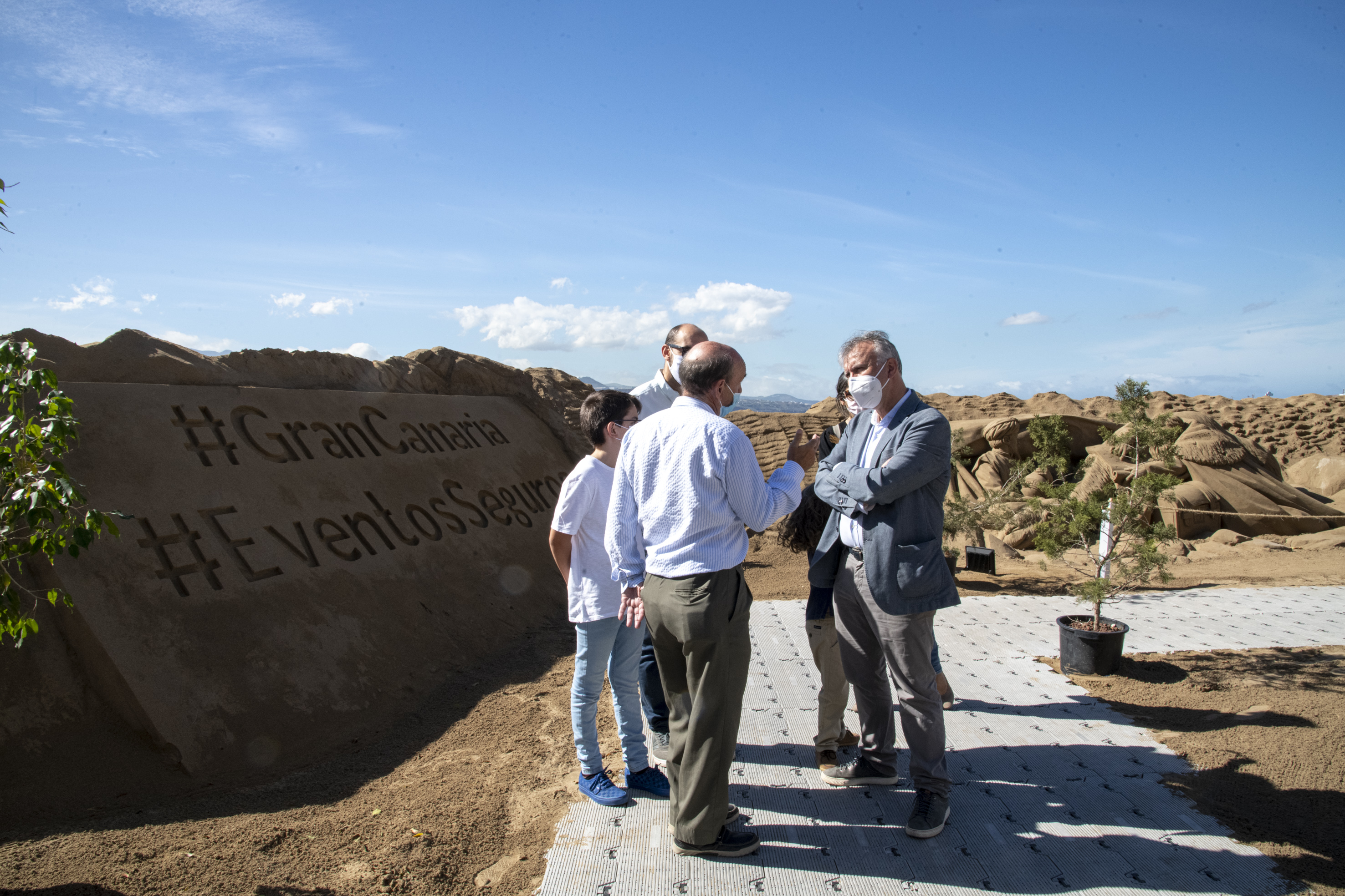 Ángel Víctor Torres visita el Belén de arena de la playa de Las Canteras / CanariasNoticias.es