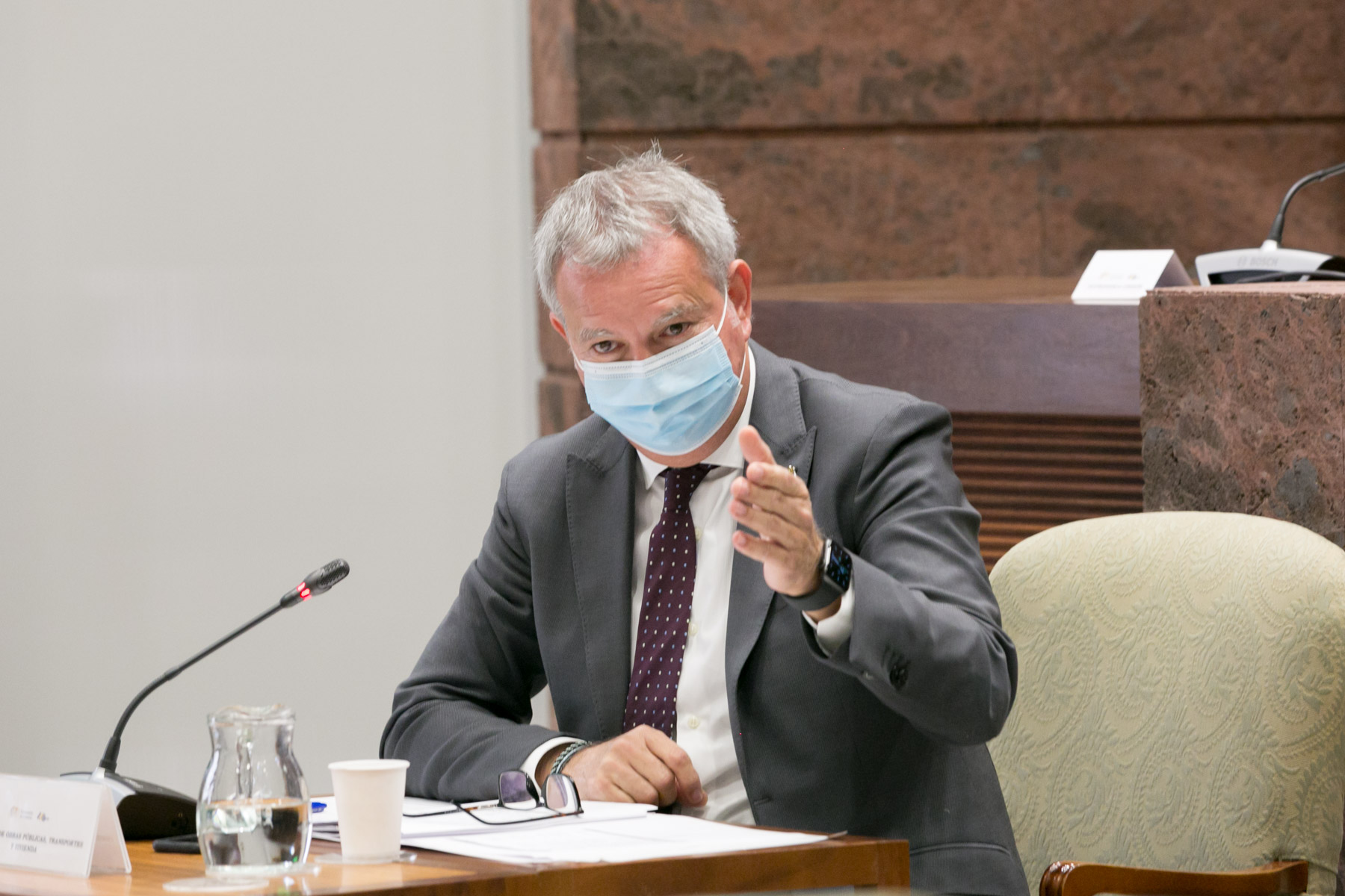Sebastián Franquis en la Comisión de Obras Públicas en el Parlamento de Canarias / CanariasNoticias.es