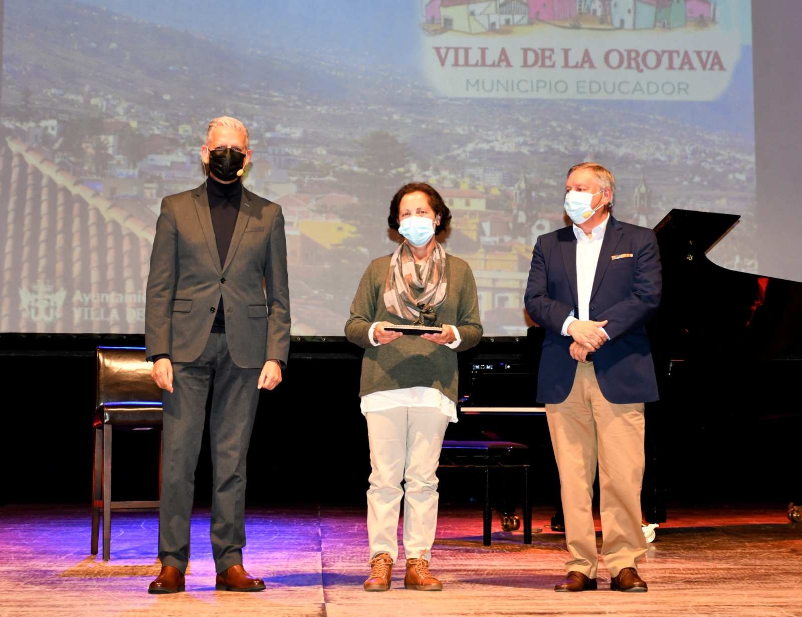 Homenaje a los maestros jubilados de La Orotava (Tenerife) / CanariasNoticias.es