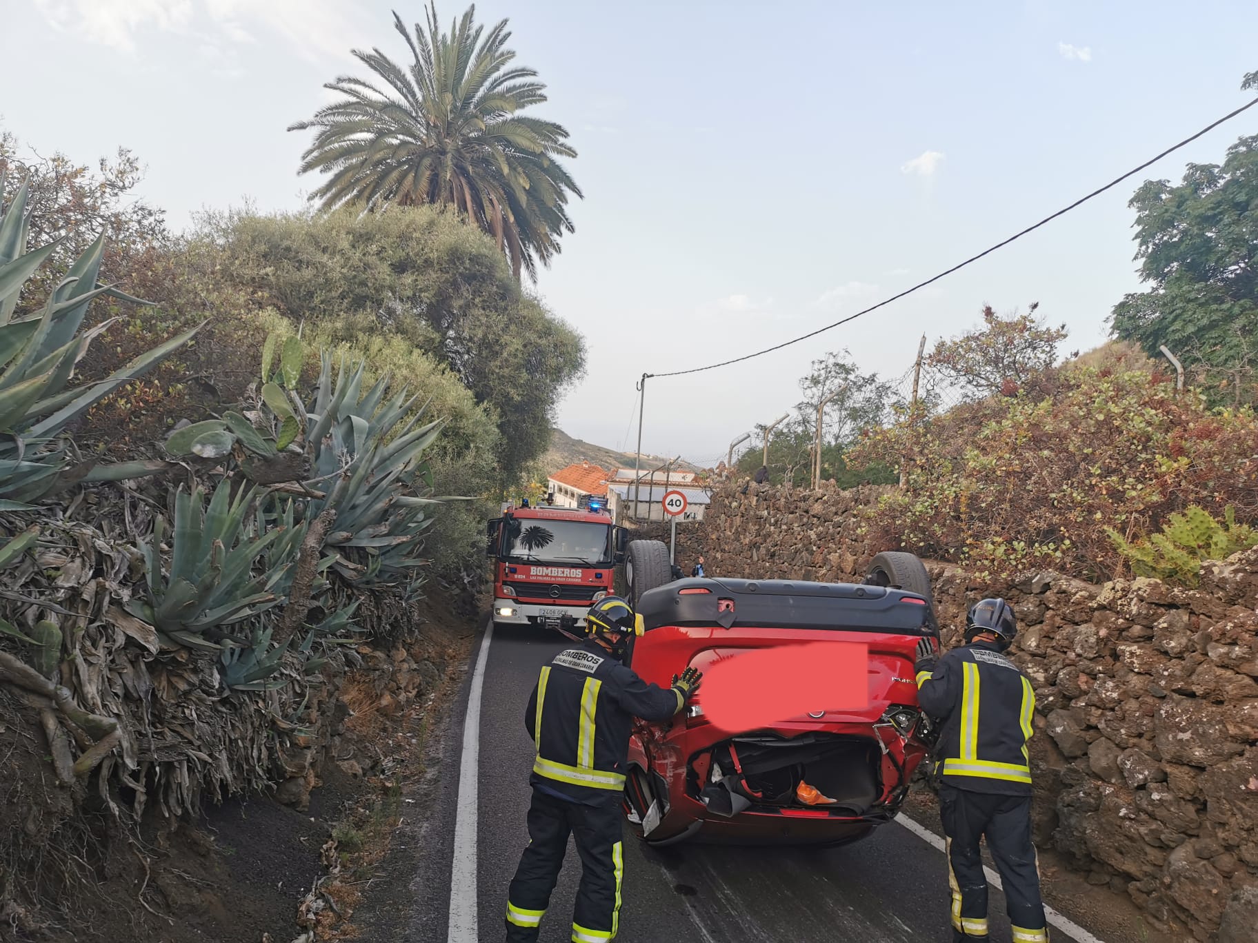 Vuelco en la Carretera de Los Lirios. Bandama/ canariasnoticias