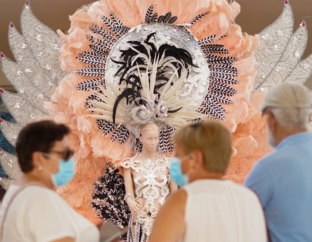 Exposición del carnaval en el Centro Comercial Martiánez  