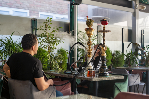 La apertura de una tienda de cachimbas que todos deben conocer