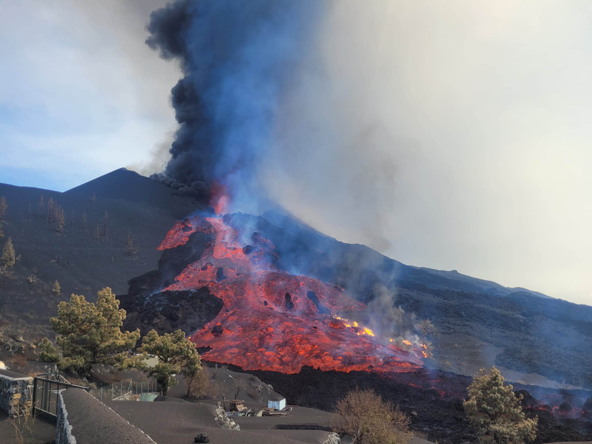 La lava arrasa La Palma/ canariasnoticias