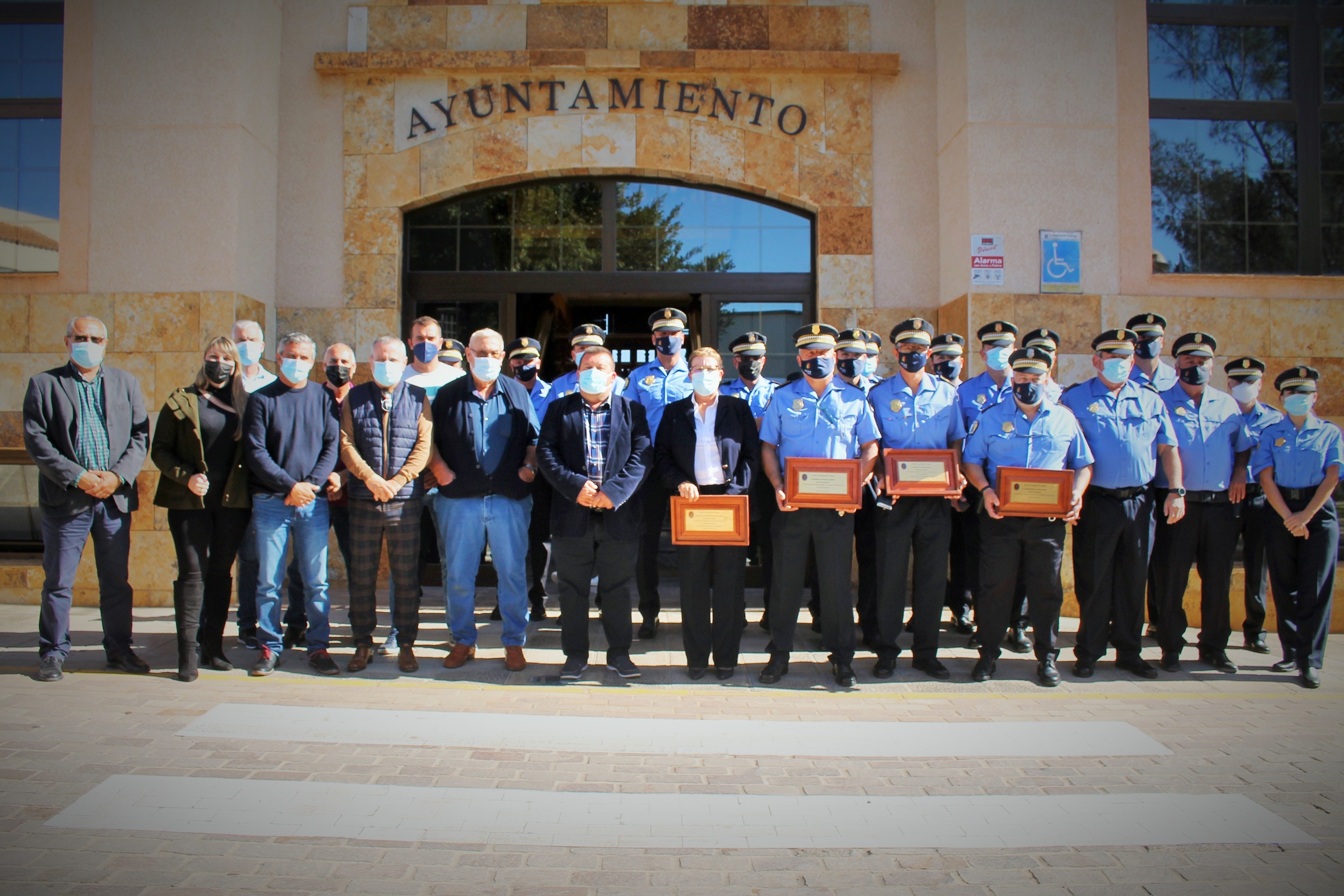 Homenaje a los agentes más veteranos de la Policía Local de Antigua / CanariasNoticias.es