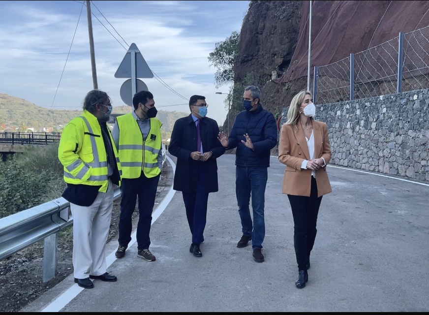 Reabre al tráfico la carretera de Los Olivos (GC-321) en Santa Brígida / CanariasNoticias.es