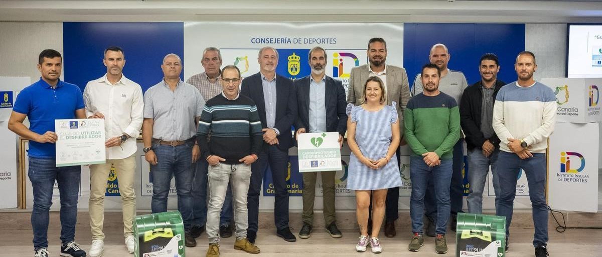 Nuevos desfibriladores para instalaciones deportivas de Gáldar / CanariasNoticias.es