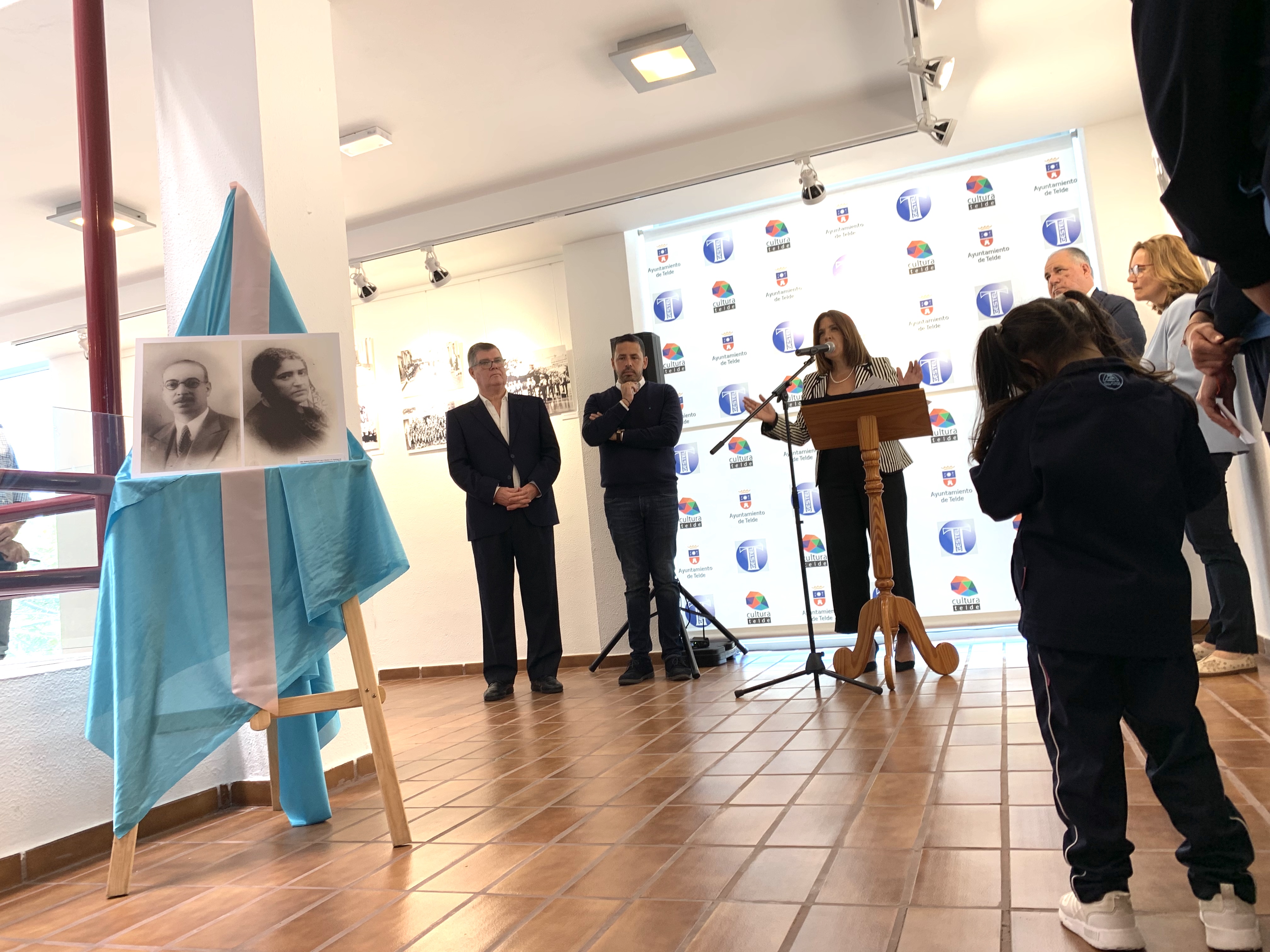 Exposición fotográfica en el colegio María Auxiliadora de Telde / CanariasNoticias.es 