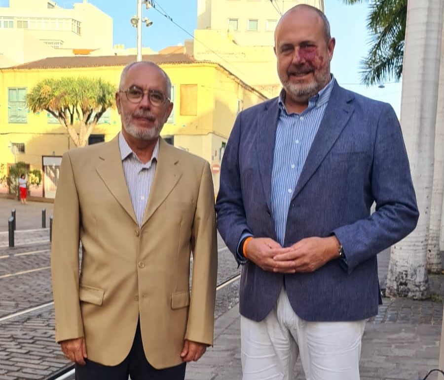 Oscar Izquierdo, presidente FEPECO y Enrique Arriaga, consejero del Cabildo de Tenerife