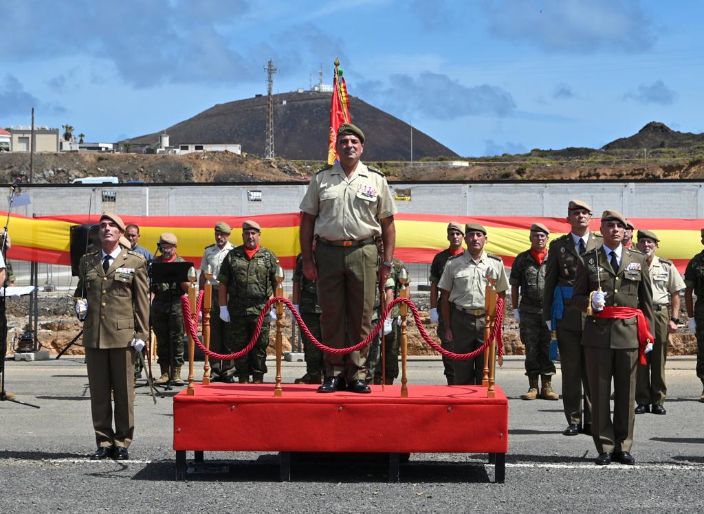 General Esteban toma posesión del Mando de la Brigada “Canarias” XVI