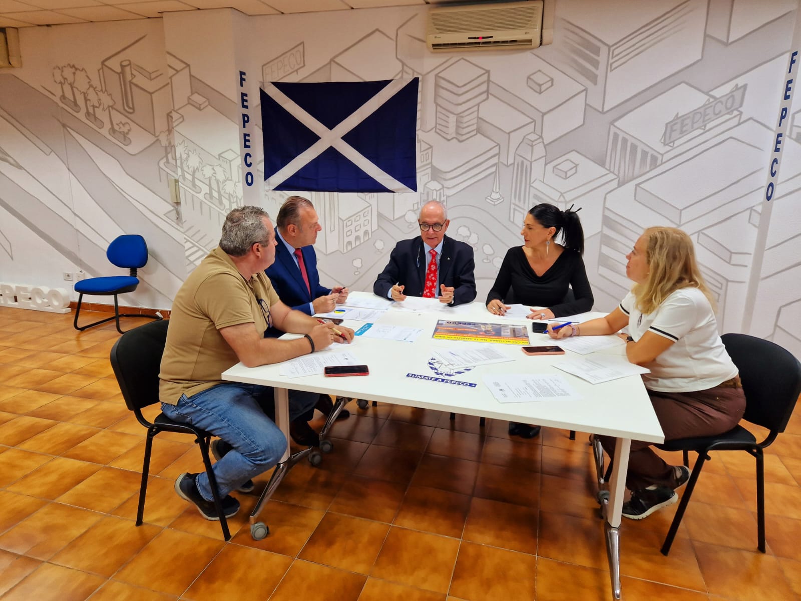 Reunión de trabajo para analizar datos estadísticos del sector de la construcción en Canarias / CanariasNoticias.es 