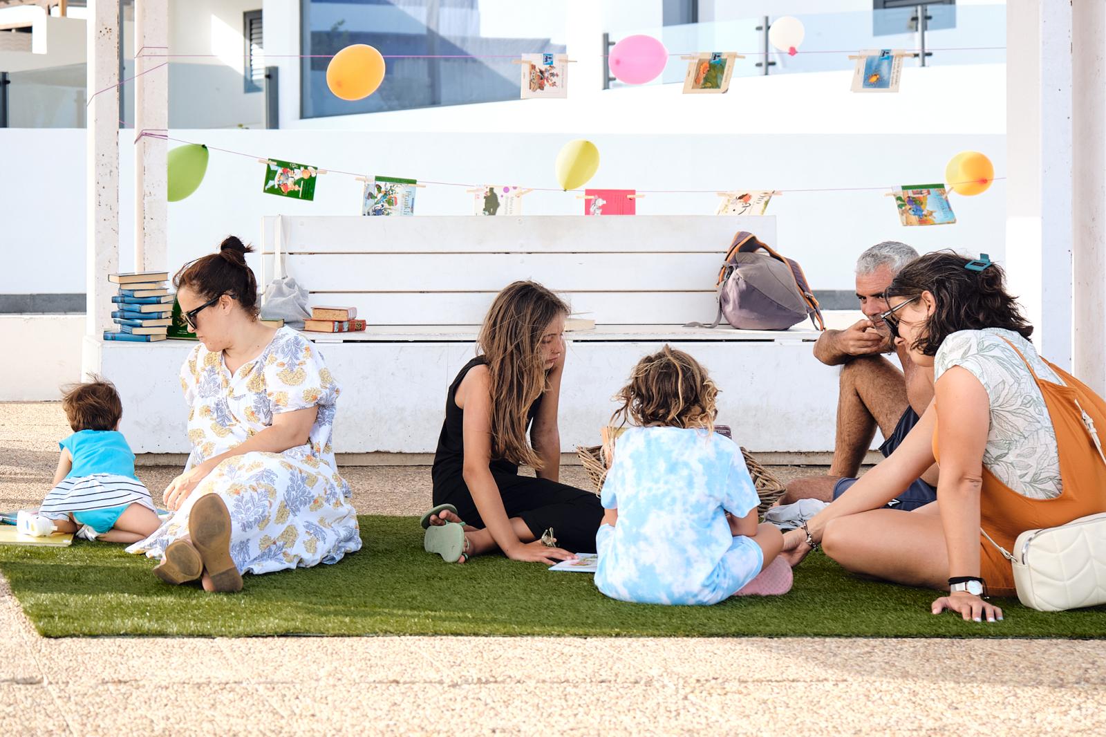 Biblioteca en la playa / CanariasNoticias.es 