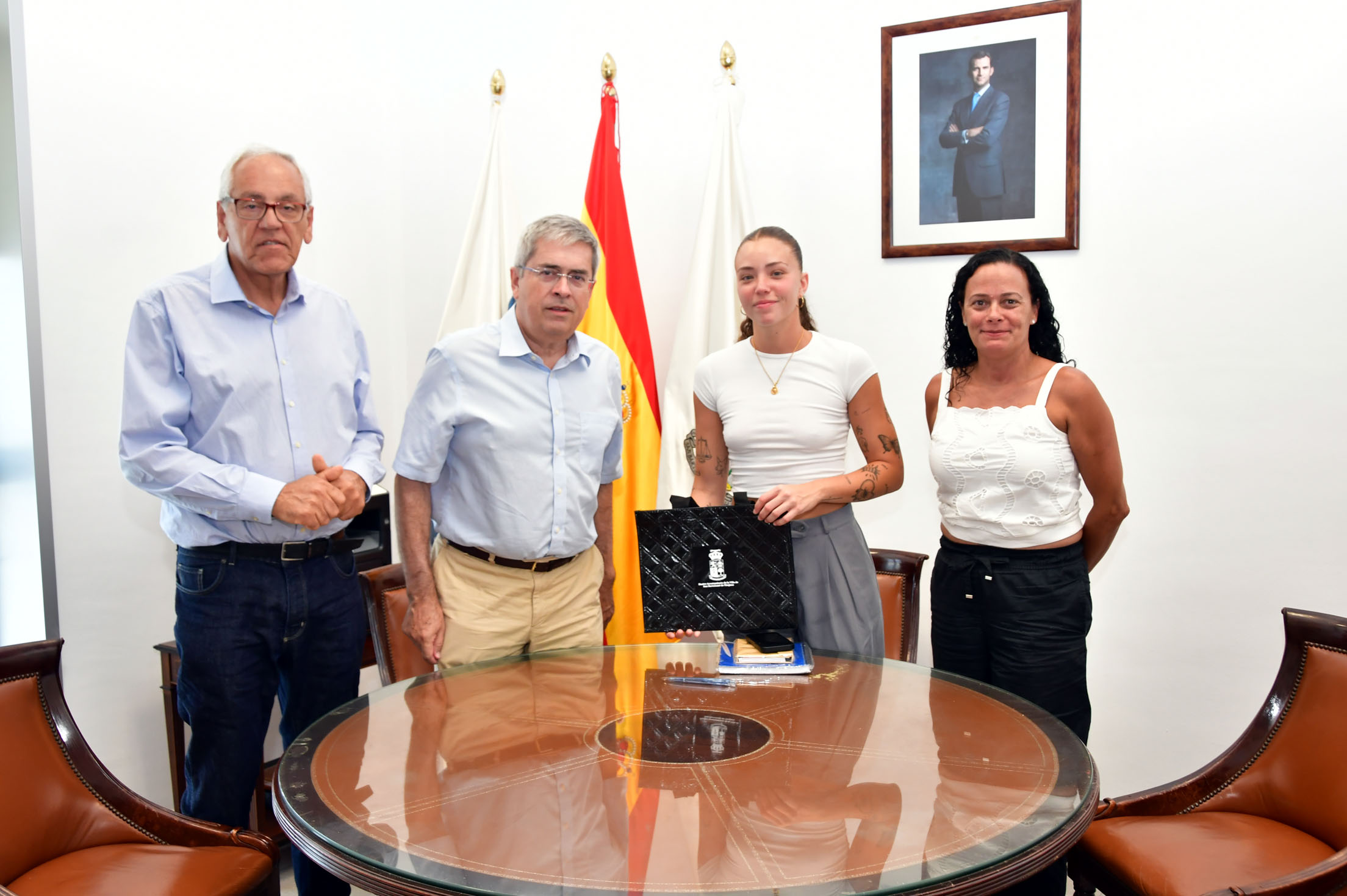 Indira Zúñiga en el Ayuntamiento de San Bartolomé de Tirajana