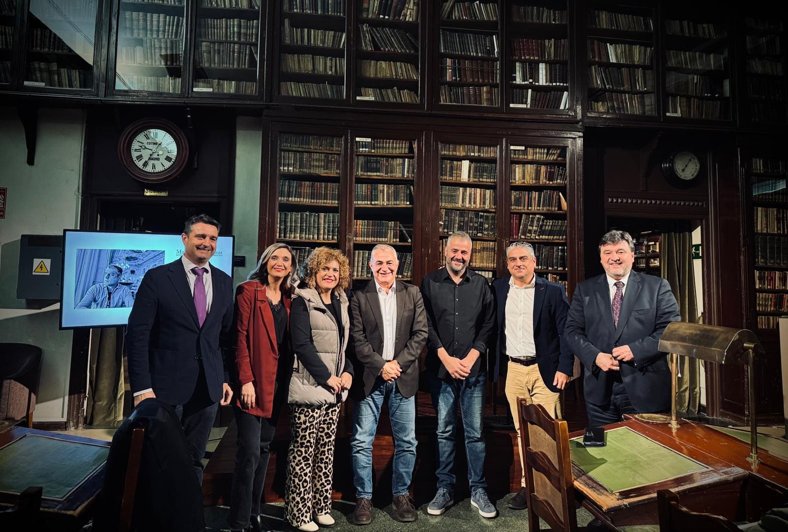 Presentación del libro "Maestro de Sombras”