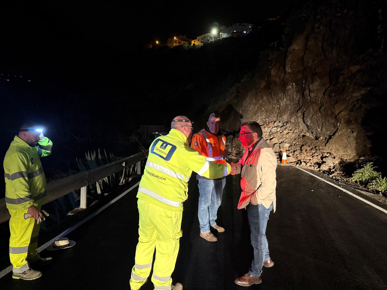 Desprendimiento de rocas bloquea acceso a la zona alta de Valsequillo/ canariasnoticias.es