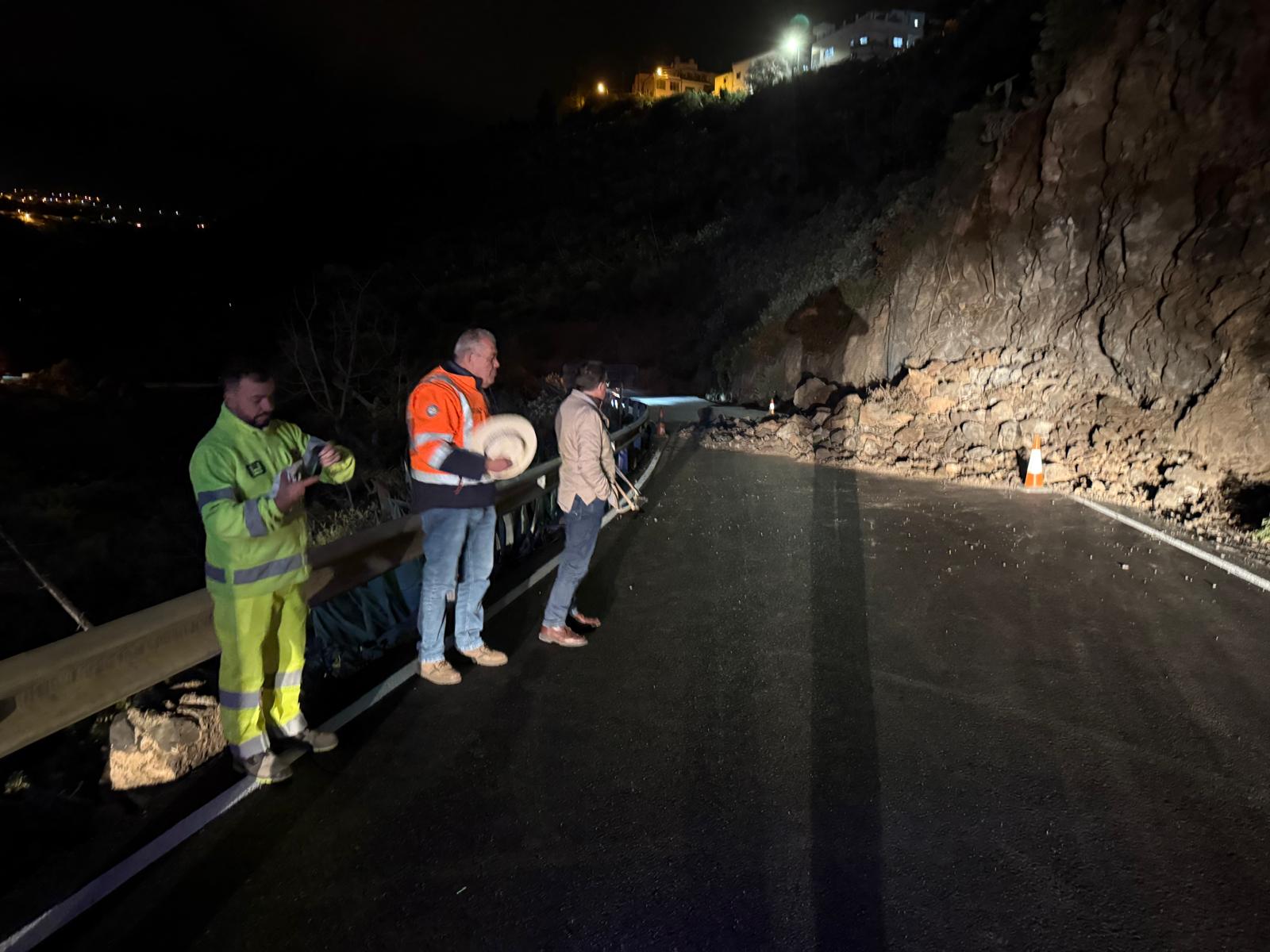 Desprendimiento de rocas bloquea acceso a la zona alta de Valsequillo/ canariasnoticias.es