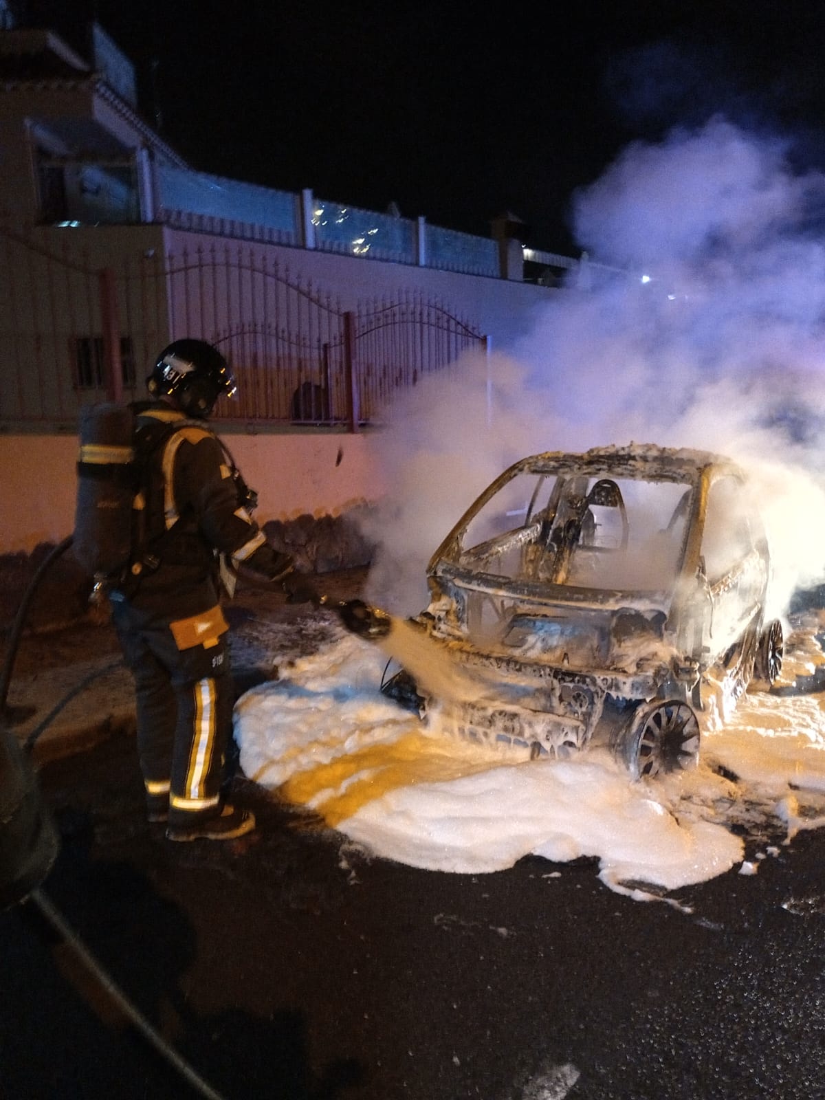 Incendio de vehículo en Tenerife 
