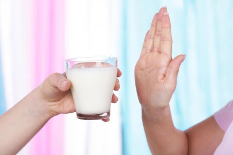 Una persona con alergia a la leche