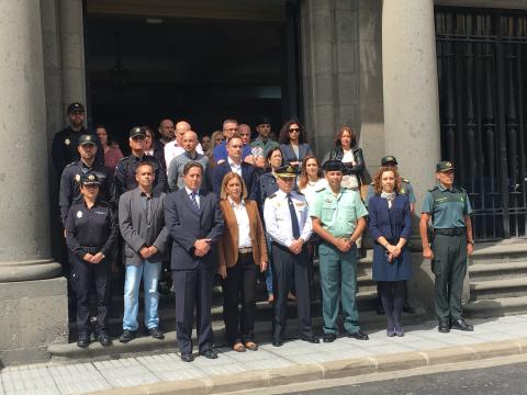 Minuto de silencio en el Gobierno de Canarias