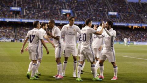 Jugadores del Real Madrid festejando un gol