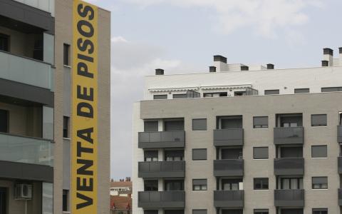 Edificio con viviendas en venta