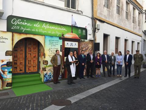 Fachada de la Oficina de la Bajada de la Virgen de Los Reyes en Valverde