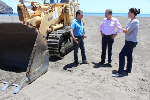 Trabajos en la playa de Gran Tarajal