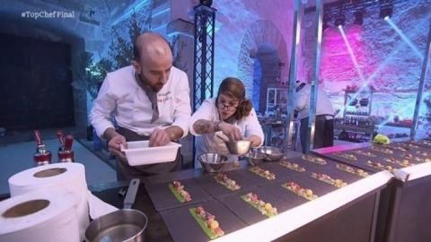 Rakel, ganadora de Top Chef 4, en la cocina
