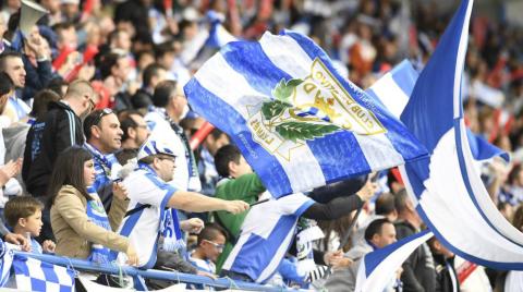 Aficionados del Leganés en estadio de fútbol