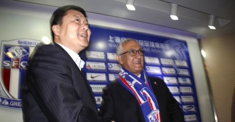 Gregorio Manzano en la presentación del equipo Guizhou Hengfeng Zhicheng de la liga china