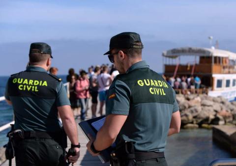 Dos guardias civiles