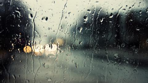 Gotas de lluvia en una ventana