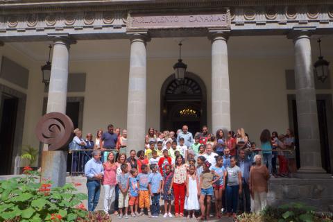 Niños saharauis en el Parlamento de Canarias