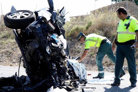 Un accidente de tráfico y dos guardia civiles