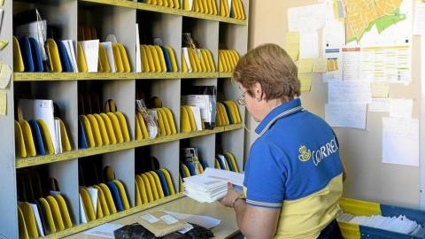 Trabajadora de Correos