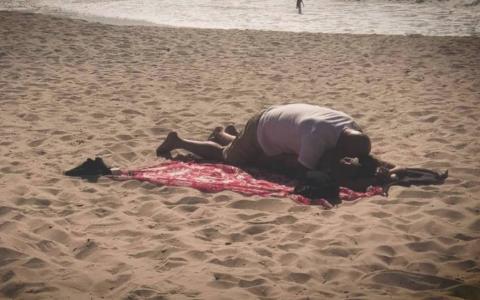 Kiko Matamoros y Marta López en la playa