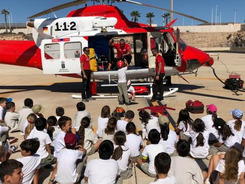 Escolares visitan la base del GES